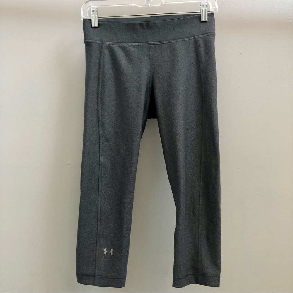 Under Armour Gray compression capri leggings
